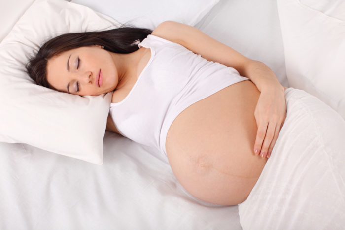 怀孕时睡在肚子上