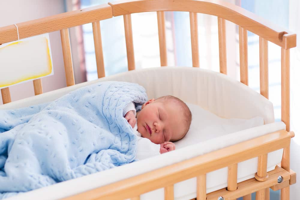 婴儿睡觉用毯子的危险