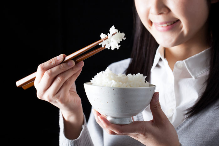 吃白米饭