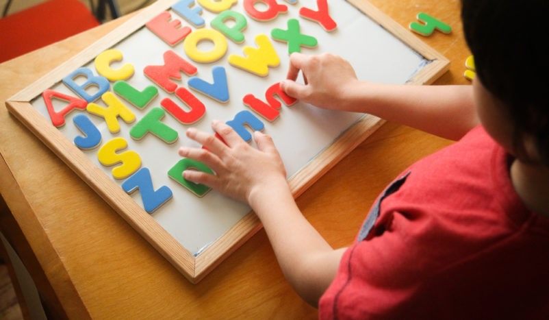 学习外语作为自闭症儿童的治疗方法
